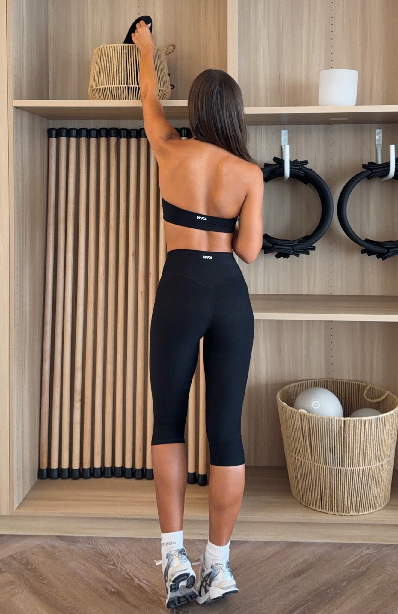 Powerhouse Capri Black